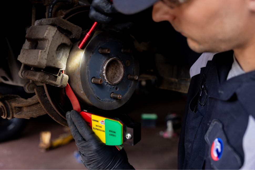  When Should One Replace Brake Pads on a Car? 